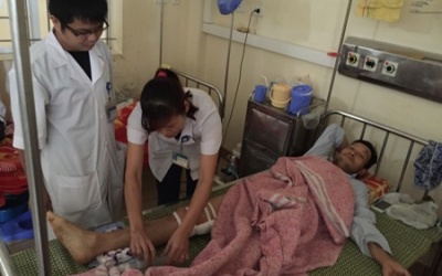 Nối thành công tĩnh mạch khoeo chân cho một lao động Trung Quốc